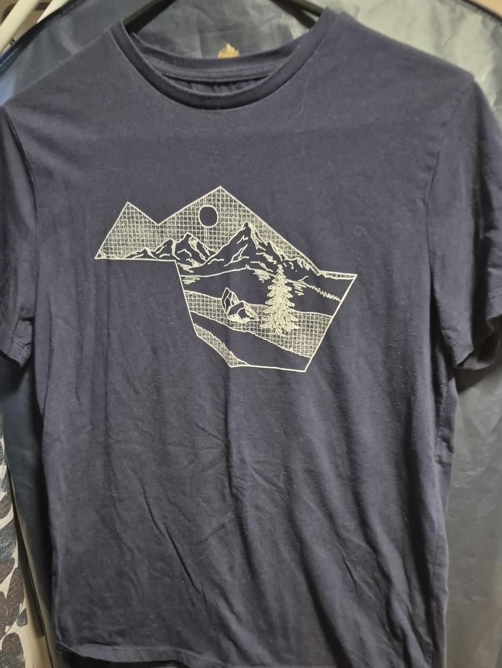 Goodfellow & Co Navy Crew Neck Tee with White Mountain Graphic